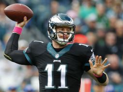 Carson Wentz completó 16 de 28 pases para 138 yardas. AFP / R. Schultz