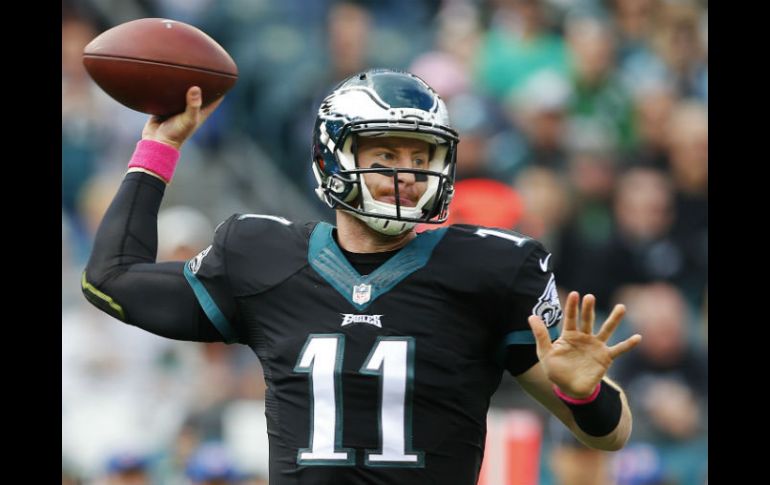 Carson Wentz completó 16 de 28 pases para 138 yardas. AFP / R. Schultz