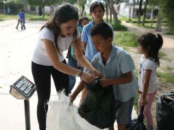 Las familias obtienen ganancias al llevar cartón, pet, aluminio o vidrio para reciclar. EL INFORMADOR / R. Tamayo