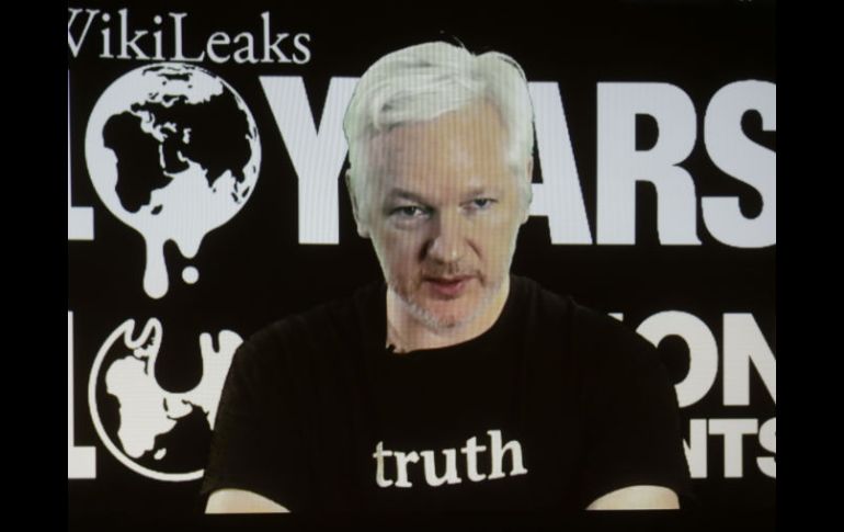 Assange es solicitado por la justicia sueca por cargos de abuso sexual. AP / M. Schreiber