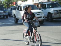 CUCEI. Aunque ya se mejoraron las condiciones en las vías que rodean el centro universitario, piden mayor seguridad para ciclistas. EL INFORMADOR / F. Atilano