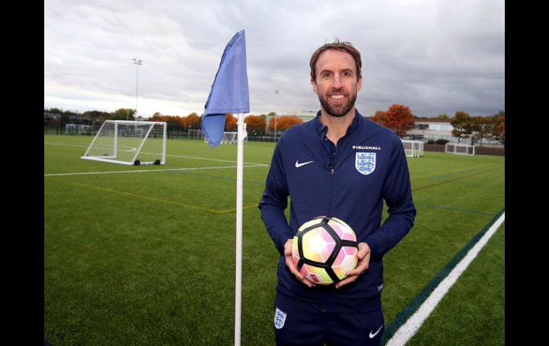 Southgate, de 46 años, llegó a la Selección inglesa tras la destitución de Sam Allardyce debido a corrupción. TWITTER / @England