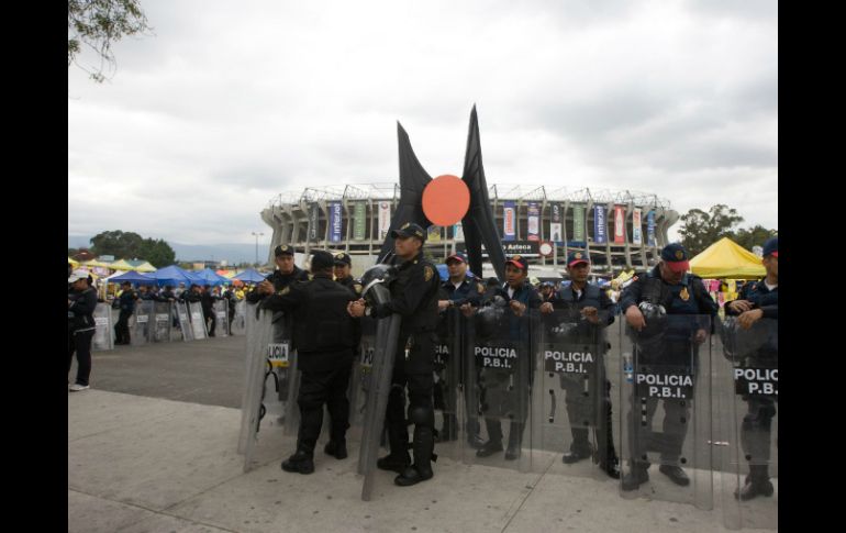 Se harán revisiones antes de ingresar al estadio para evitar el uso de objetos que puedan poner en riesgo la seguridad de asistentes. NTX / ARCHIVO