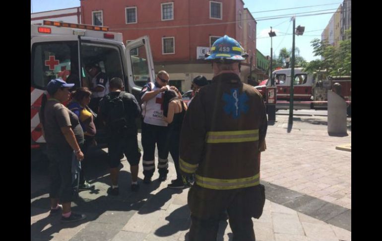 Las personas heridas son enviadas a la Cruz Roja del parque Morelos. ESPECIAL / Bomberos Guadalajara