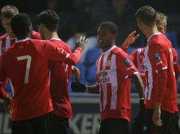 El equipo de los jugadores aztecas marcha en la cuarta plaza del torneo neerlandés. TWITTER / @PSV