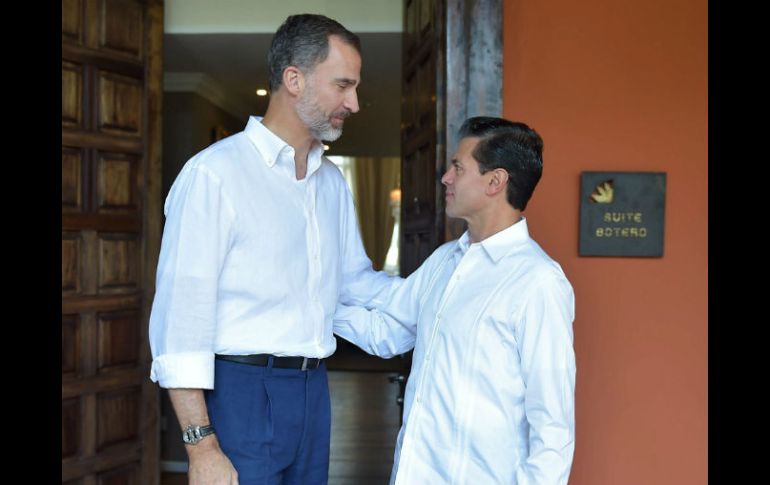 El mandatario mexicano y el rey Felipe VI de España en Cartagena de Indias. NTX / ESPECIAL