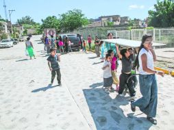 Los habitantes de la Colonia Jalisco, en Tonalá, ayudan a las mejoras que se han hecho a la zona. EL INFORMADOR / G. Gallo