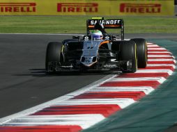 La eliminación de 'Checo' se une a la de Esteban Gutiérrez, quien fue eliminado en la Q1. EFE / J. Méndez