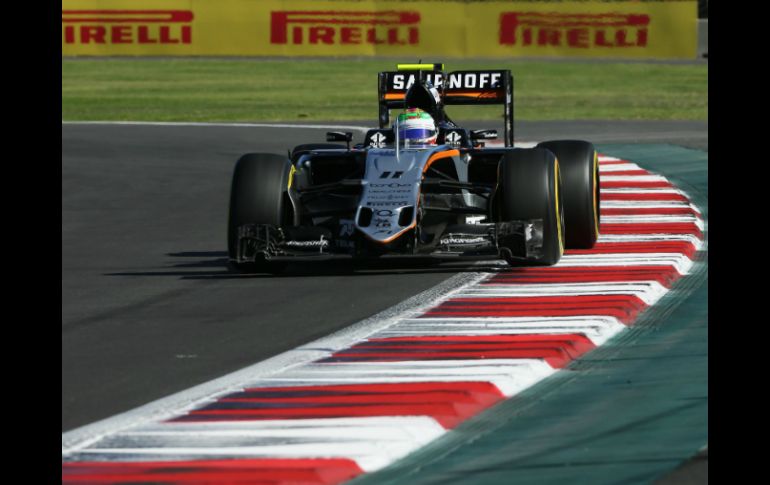 La eliminación de 'Checo' se une a la de Esteban Gutiérrez, quien fue eliminado en la Q1. EFE / J. Méndez