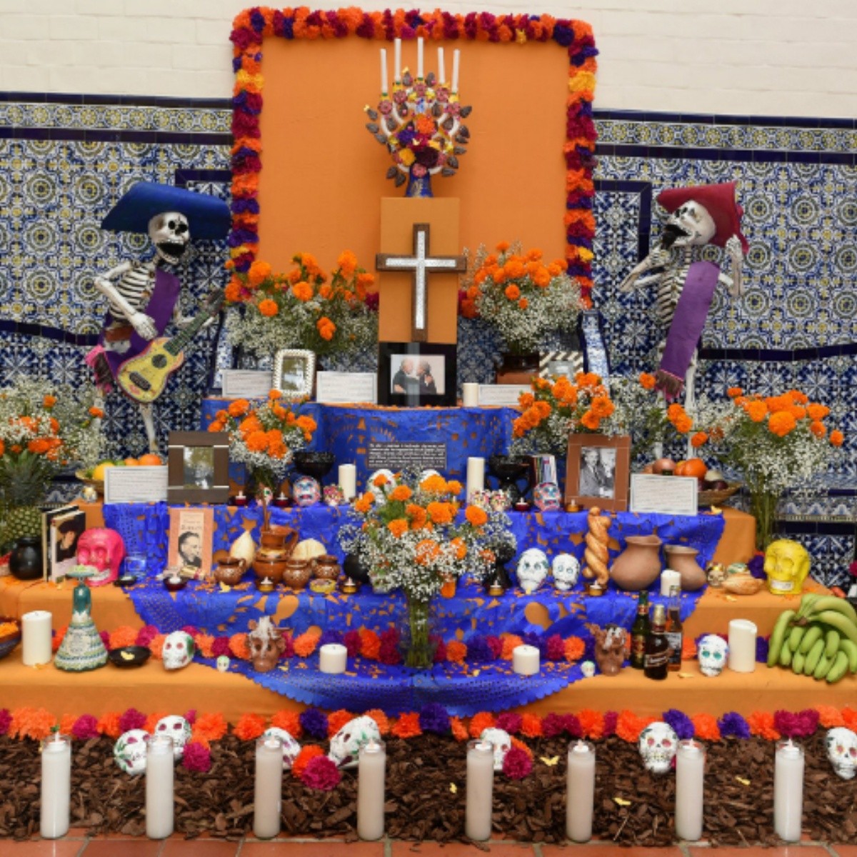 Altar u ofrenda, elemento central de la tradición de Día de Muertos | El  Informador