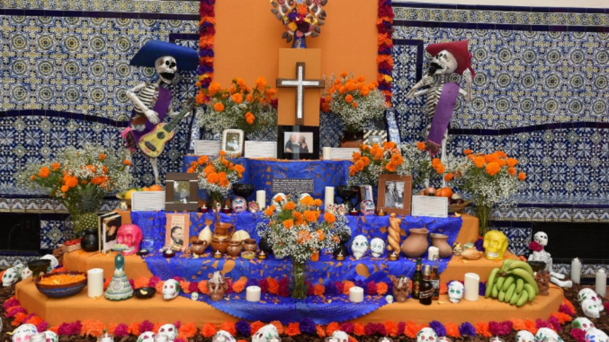 Altar u ofrenda, elemento central de la tradición de Día de Muertos | El  Informador