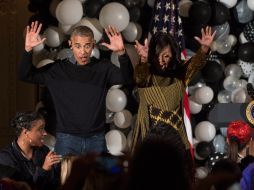 Los Obama ofrecieron un evento  para los niños locales e hijos de familias militares. AFP / N. Kamm