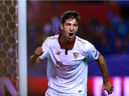 Vietto, del Sevilla, celebra el gol que marcó esta noche. AFP / C. Quicler