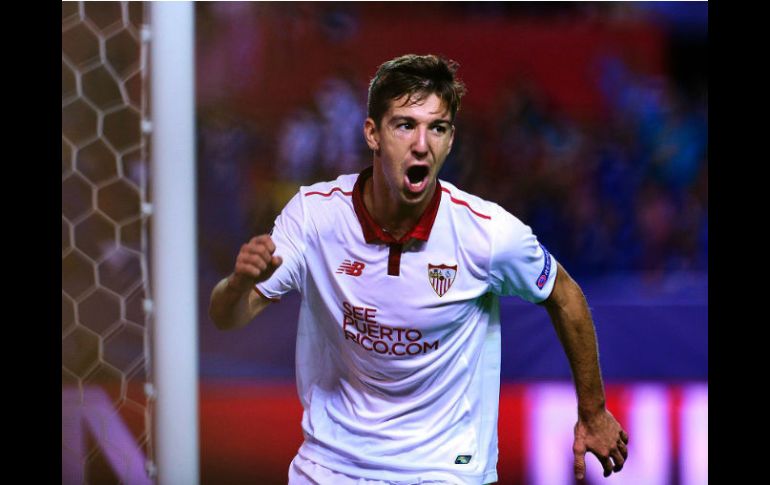 Vietto, del Sevilla, celebra el gol que marcó esta noche. AFP / C. Quicler