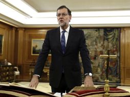 Tras diez meses de interinidad, el conservador Mariano Rajoy juró como presidente del Gobierno español el pasado lunes. AP / ARCHIVO