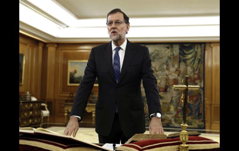 Tras diez meses de interinidad, el conservador Mariano Rajoy juró como presidente del Gobierno español el pasado lunes. AP / ARCHIVO