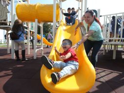 En los próximos días también, instalarán columpios especiales para niños con distrofia muscular en el parque El Polvorín II. EL INFORMADOR / R. Tamayo