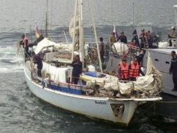 Autoridades localizaron el yate, propiedad de Juergen Kantner, abandonado en en la isla filipina de Laparan. AP /