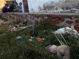 Las fogatas donde  se quema la basura abundan en colonias de difícil acceso; algunos vecinos prefieren enterrar sus desechos. EL INFORMADOR / M. Vargas