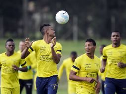 La Selección ecuatoriana llega al partido con nueve bajas para el plantel. AP / M. Campodonico