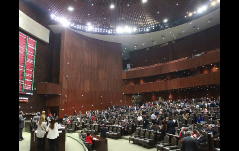 Con 19 votos en contra, ocho a favor y una abstención, los legisladores desecharon este miércoles el dictamen. SUN / ARCHIVO