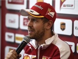 Vettel fue 'bajado' del podio tres horas después de terminada la carrera. TWITTER / @ScuderiaFerrari