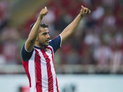 El lateral precisa que si por gusto fuera, él no se iría de Chivas, pero el querer jugar es lo que le mueve a pensar diferente. MEXSPORT / ARCHIVO