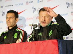 El entrenador colombiano resalta la calidad de México línea por línea. EFE / M. Lyons