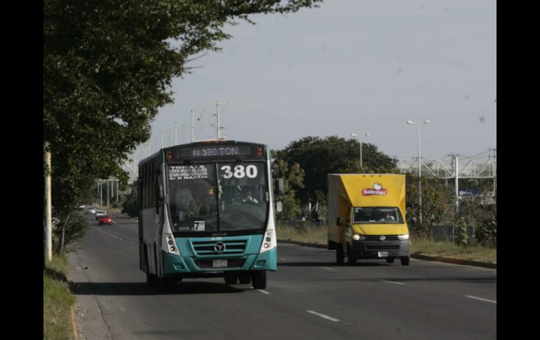 La ruta 380 es una de las que más quejas acumula por parte de los usuarios debido a que comete varias irregularidades. EL INFORMADOR / ARCHIVO