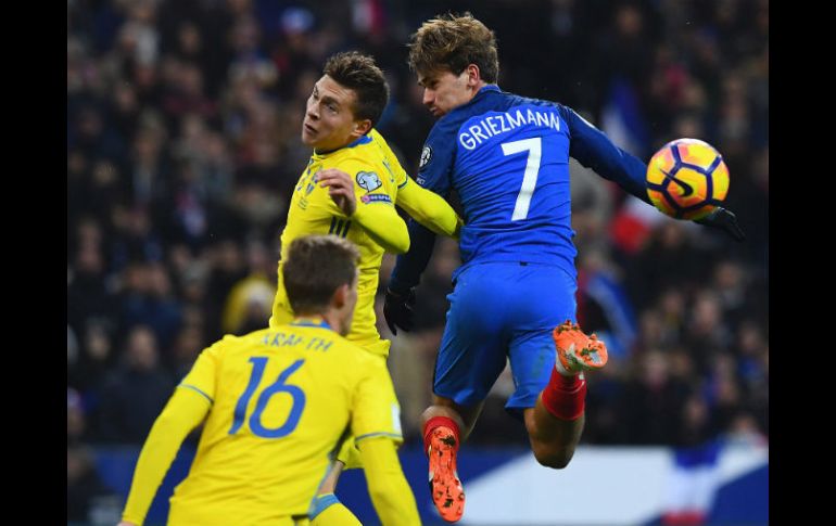 Los Bleus pierden a su referente ofensivo, tras convertirse en el máximo goleador de la Eurocopa de Francia. AFP / ARCHIVO