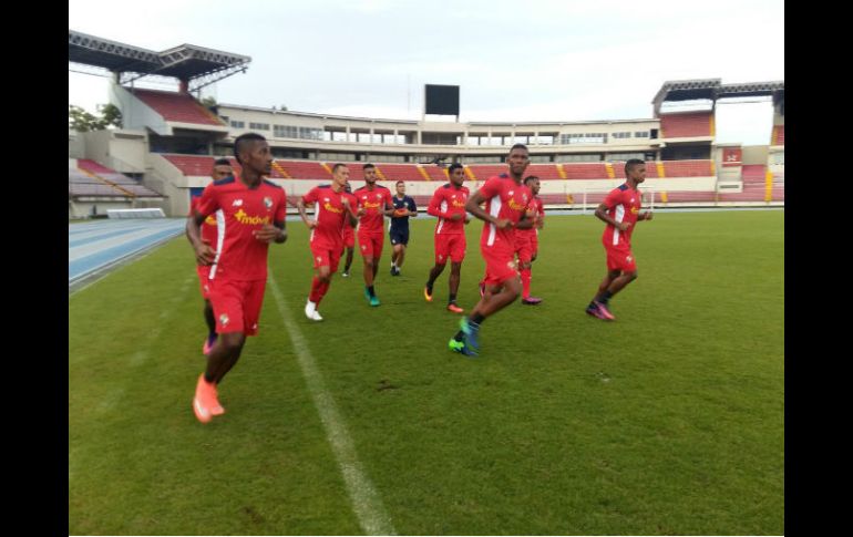 La selección canalera usaría a Torres y Henríquez en sustitución de los ausentes. TWITTER / @fepafut