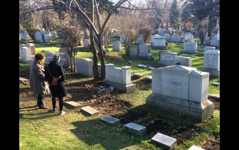 Señalan que Cohen fue sepultado en Montreal en una caja de pino sin adornos. AP / P. Chiasson