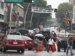 El cierre de las avenidas Juárez y 16 de septiembre ocasionó congestionamiento vial en la zona. EL INFORMADOR / R. Tamayo