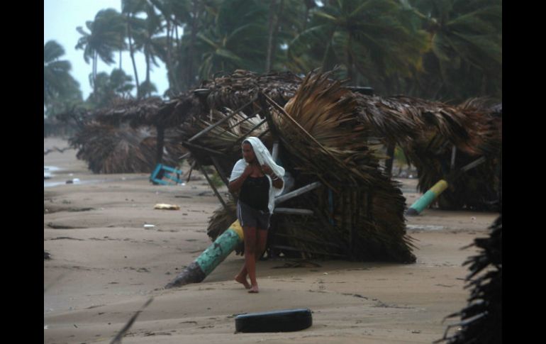 Las lluvias con tormentas eléctricas y ráfagas aisladas de viento seguirán en gran parte del territorio dominicano. EFE / ARCHIVO