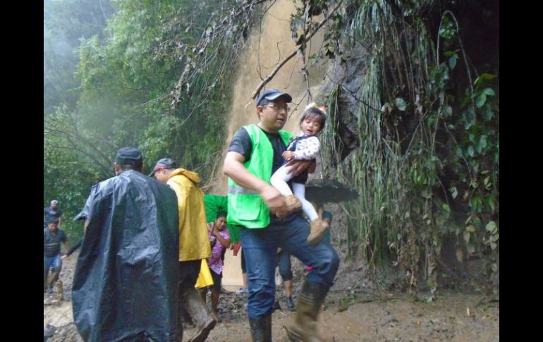 Protección Civil exhortó a la población a mantenerse atenta a las recomendaciones y a reforzar sus viviendas. TWITTER / @pcivilchiapas