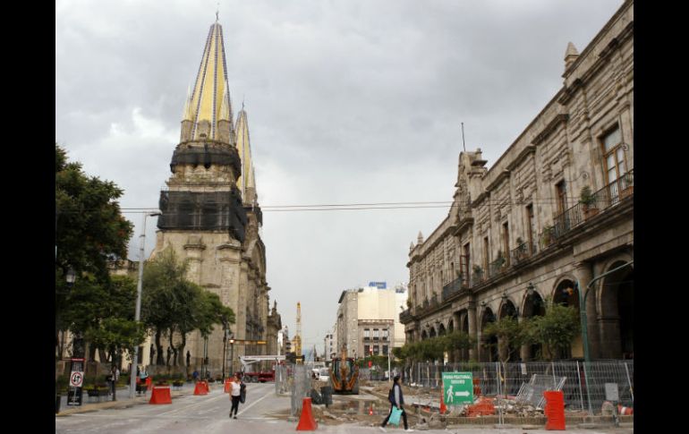 La obra consiste en hacer semi peatonal la avenida Alcalde, desde la Normal hasta Revolución, sólo con tránsito local. EL INFORMADOR / ARCHIVO