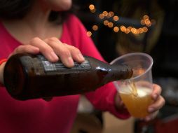 El alcohol produce daño cerebral, problemas de memoria e hipertensión. NTX / ARCHIVO