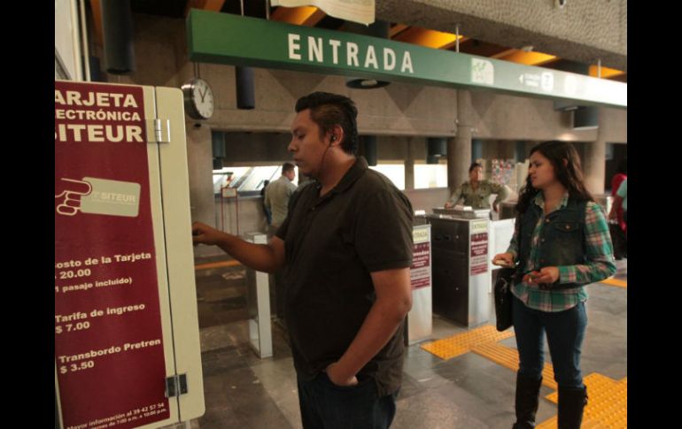 Rodolfo Guadalajara, director del Siteur, aseguró que se autorizó una concesión a 15 años para renovar los centros de recarga. EL INFORMADOR / F. Atilano