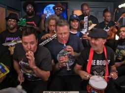 La agrupación liderada por James Hetfield dejó por un momento los instrumentos eléctricos y los cambió por juguetes. YOUTUBE / The Tonight Show Starring Jimmy Fallon