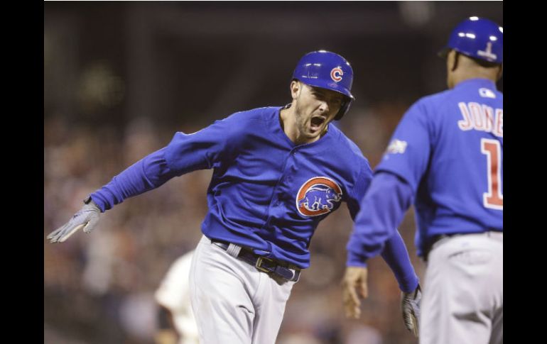 Kris Bryant (I) de los Cachorros de Chicago obtuvo por primera vez el reconocimiento en la Liga Nacional. AP / ARCHIVO