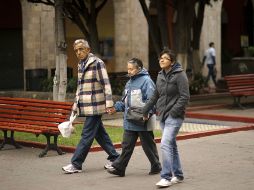 Sugieren abrigarse bien cuando las temperaturas refresquen al atardecer. EL INFORMADOR / ARCHIVO