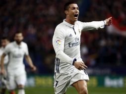 Cristiano Ronaldo celebra uno de los tres goles con que se despachó esta noche. EFE / Mariscal