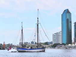 Escala. “Fleur de Passion”, la embarcación llegó a Brisbane, Australia. En abril de 2017 navegará por la Costa Este australiana. EFE /