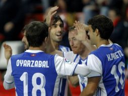 Con el triunfo, la Real Sociedad se mantiene en los primeros lugares del campeonato español. EFE / A. Morante