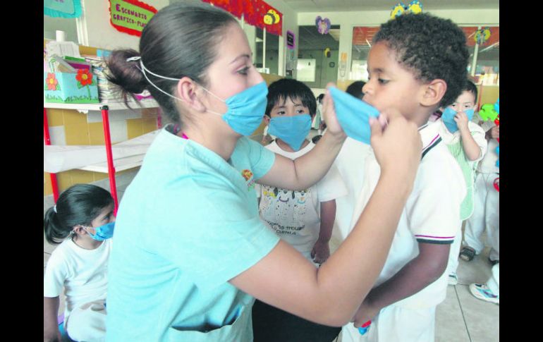 Los cambios drásticos de temperatura provocan que se presenten síntomas de gripe, por lo que autoridades exhortan a vacunarse. EL INFORMADOR / ARCHIVO