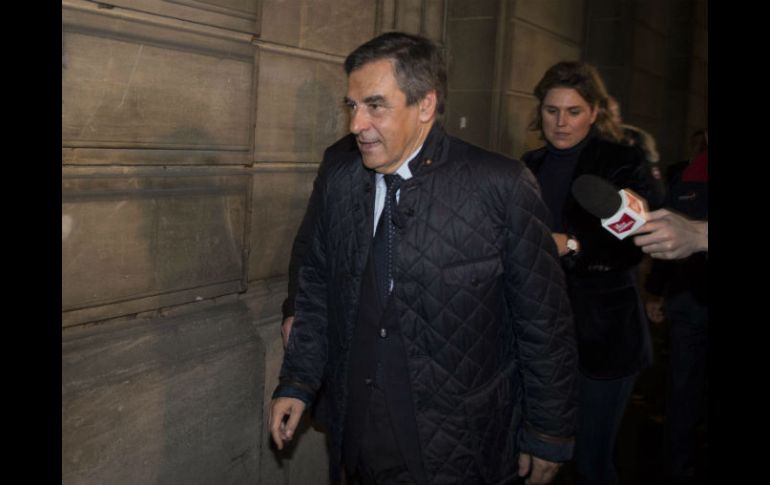 Fillon está respaldado por Sarkozy, quien dio un discurso de apoyo. EFE / J. Lempin