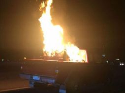 La pareja llevaba el juguete en su camioneta camino a Bellingham, Washington, cuando éste estalló en llamas. ESPECIAL / http://www.nbcnews.com