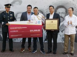 Germán asistió al desfile por el 106 aniversario de la Revolución. EL INFORMADOR / A. Camacho