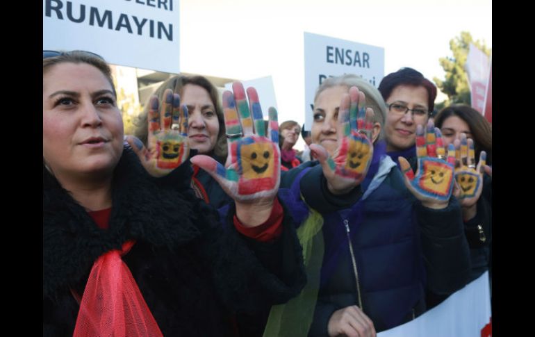 La propuesta de ley provocó una ola de protestas en la sociedad y organizaciones feministas. AFP / A. Altan