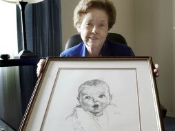 Cook tenía cuatro meses en 1927 cuando un amigo de la familia dibujó su retrato con carbonilla. AP / C. O'Meara